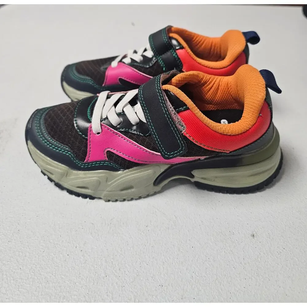 NWOB Girls Lightweight Hook and Loop Sneakers size EU34 UK2 US 3